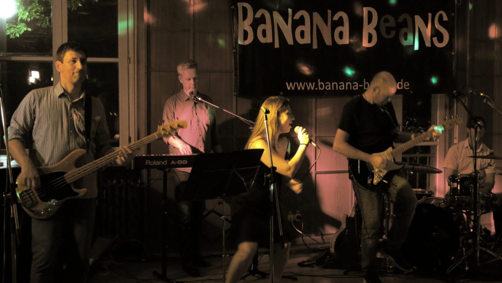 Gül – die neue Sängerin der Banana Beans